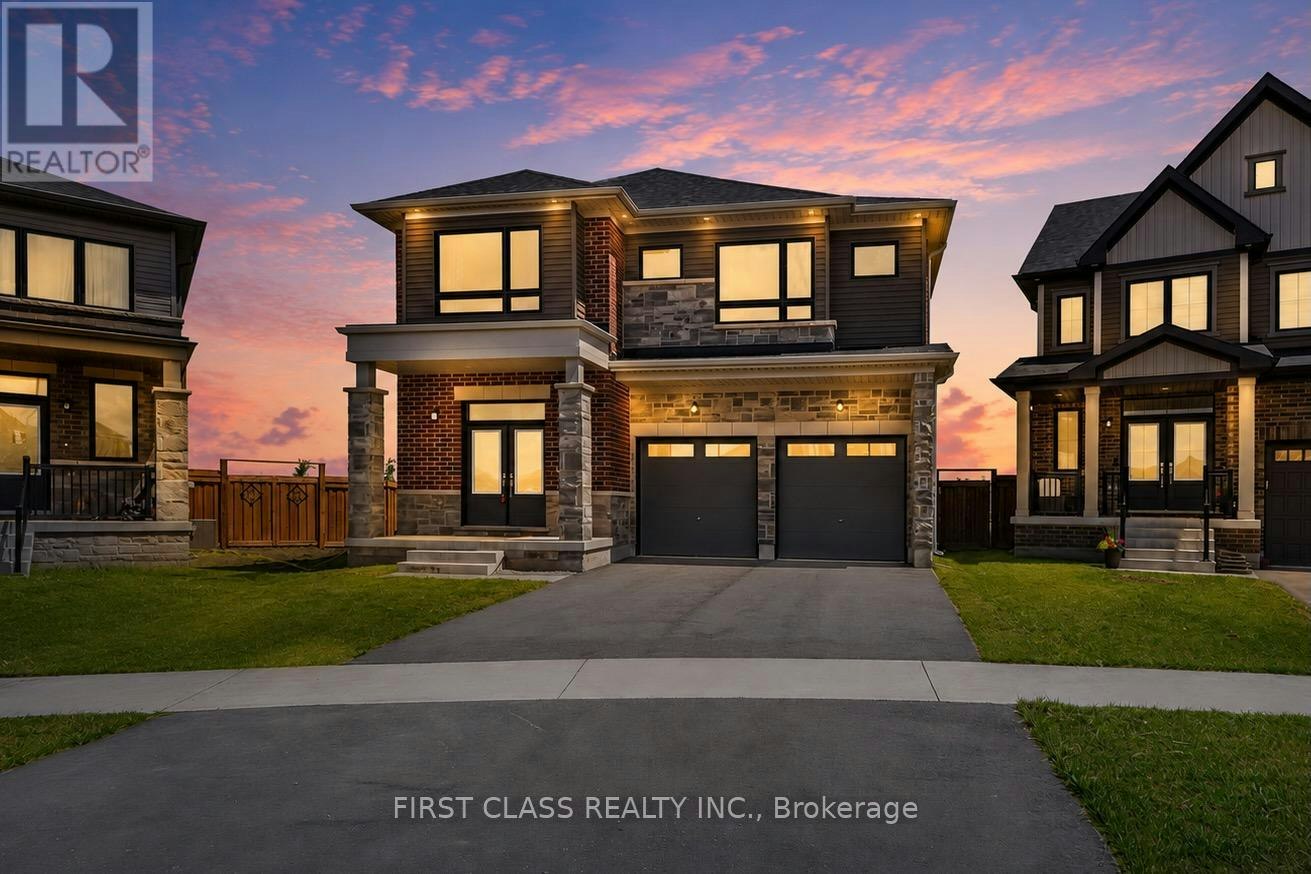 15 Abbey Crescent, Barrie, ON, L9J 0W9