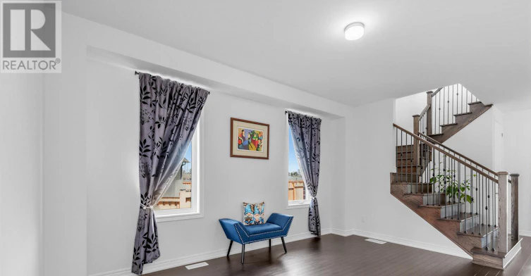 15 Abbey Crescent, Barrie, ON, L9J 0W9 - 4