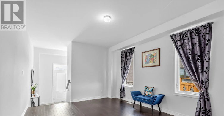 15 Abbey Crescent, Barrie, ON, L9J 0W9 - 6