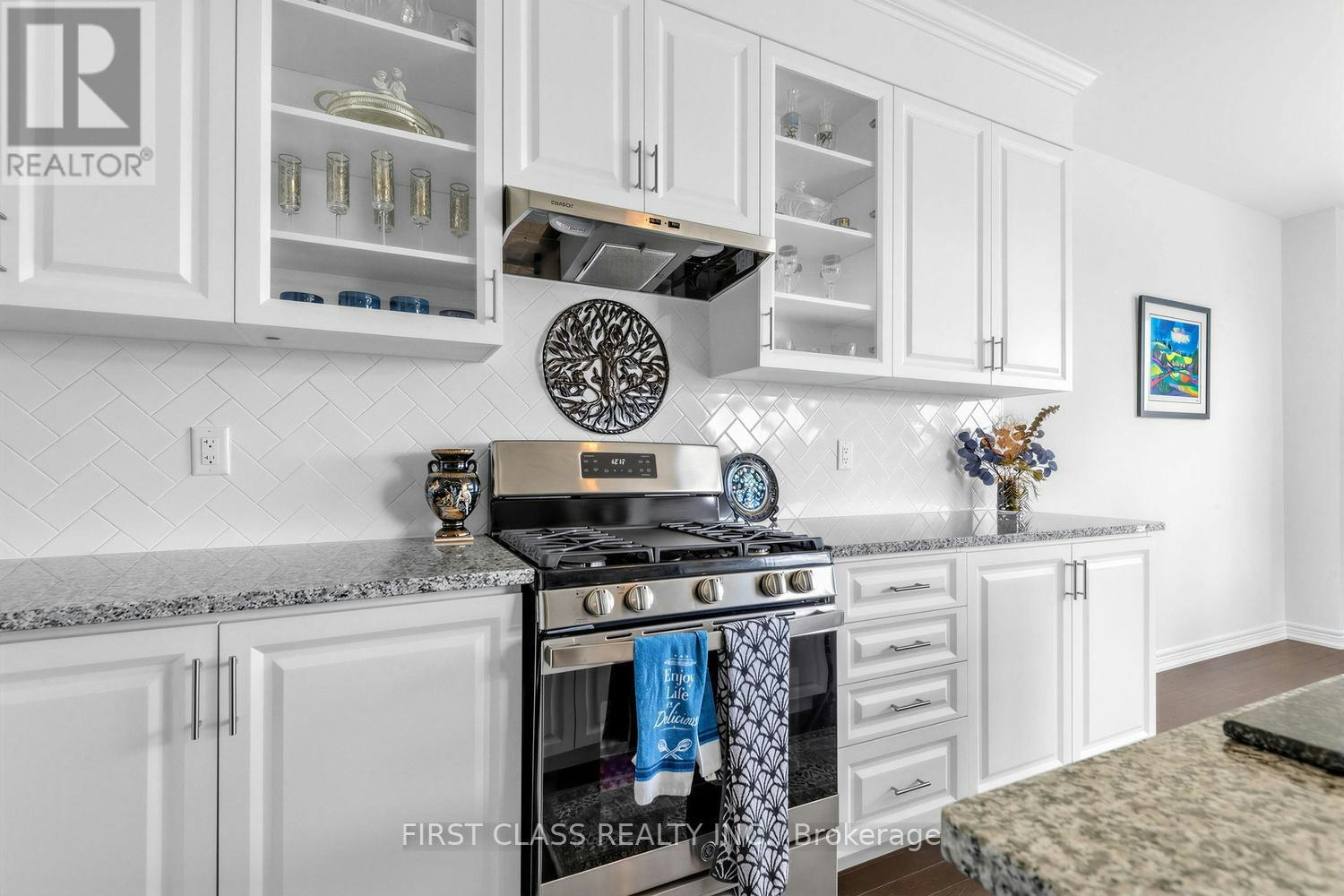 15 Abbey Crescent, Barrie, ON, L9J 0W9 - 18