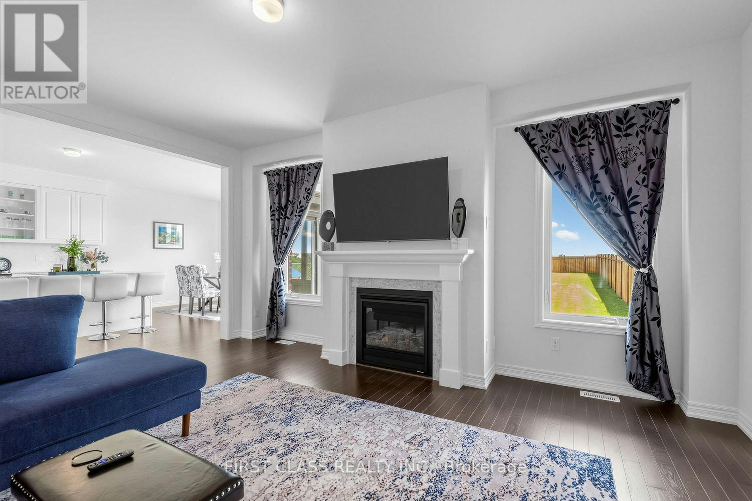 15 Abbey Crescent, Barrie, ON, L9J 0W9 - 12