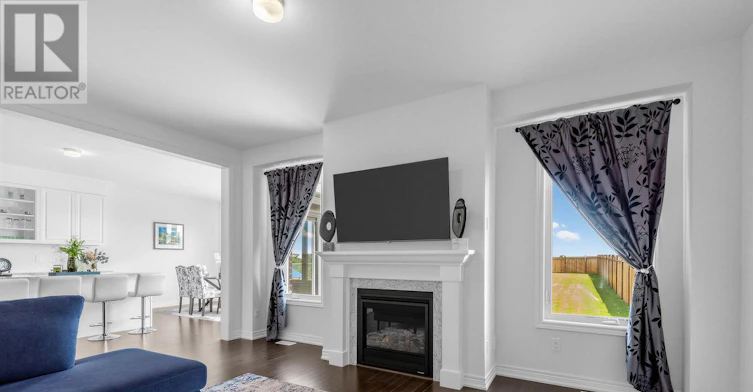 15 Abbey Crescent, Barrie, ON, L9J 0W9 - 12