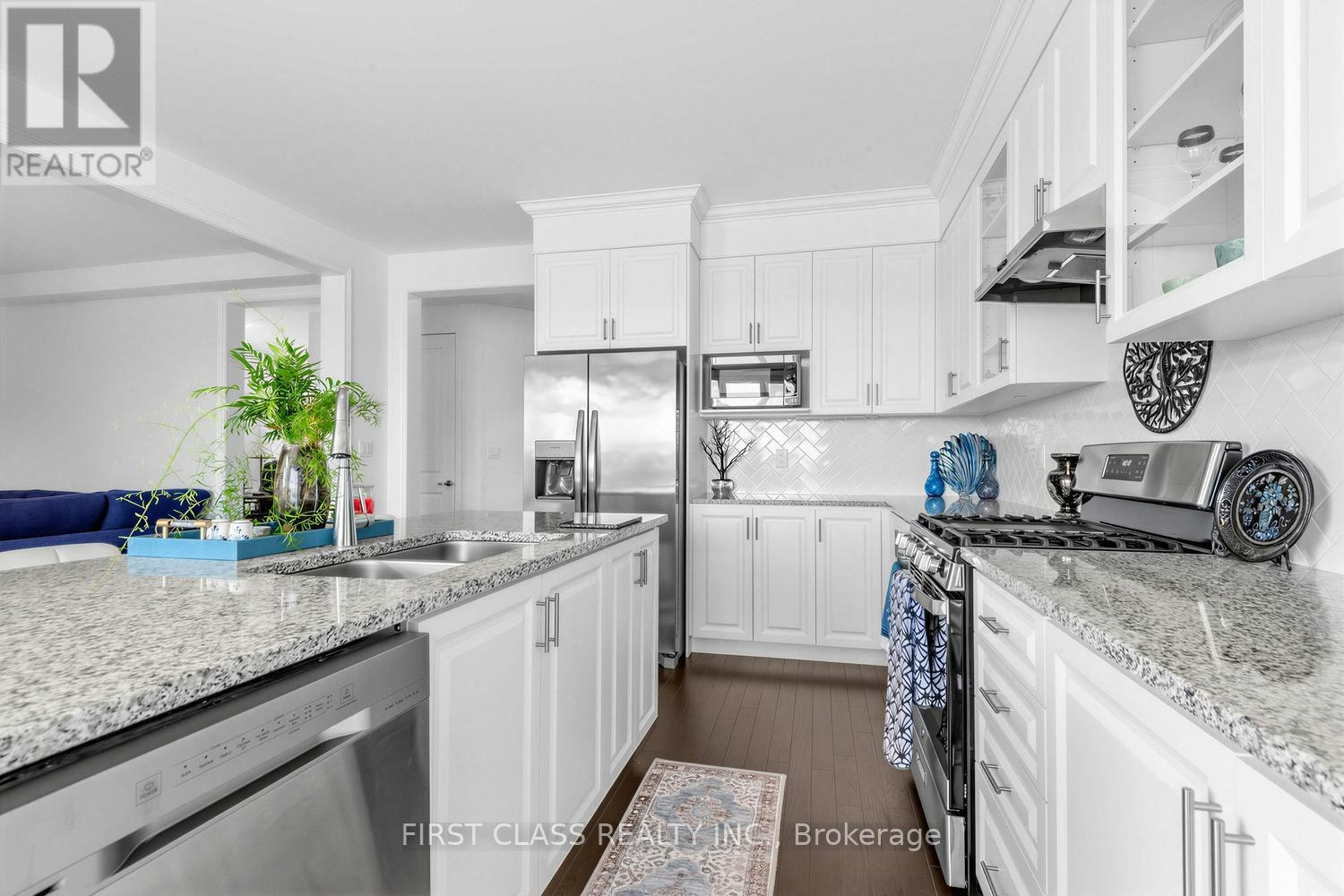 15 Abbey Crescent, Barrie, ON, L9J 0W9 - 16
