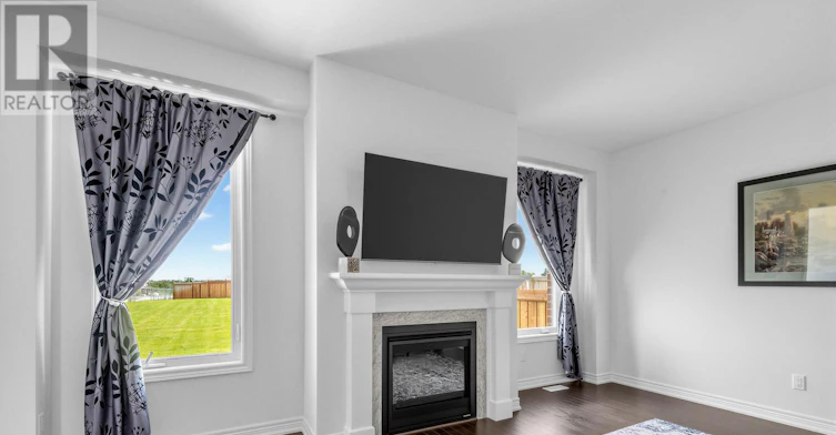 15 Abbey Crescent, Barrie, ON, L9J 0W9 - 9