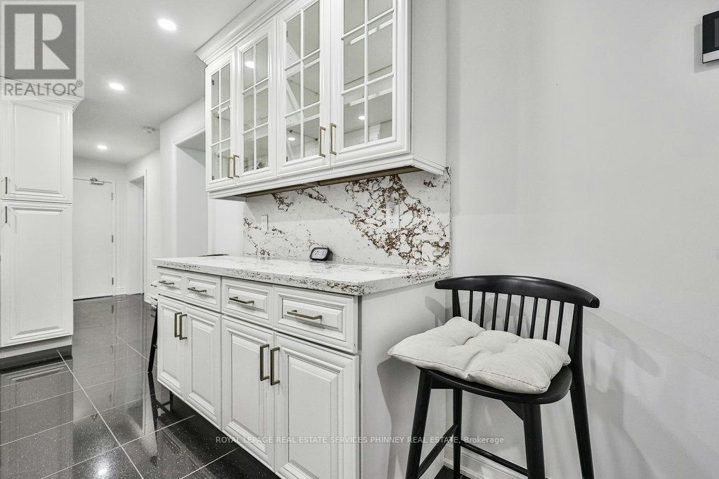 1-93 Park Street W, Mississauga, ON, L5H 1L2 - 7