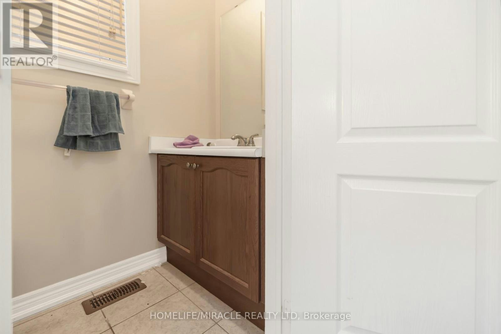 26 Altura Way, Brampton, ON, L6P 4A1 - 6