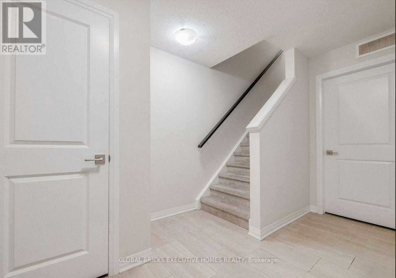 94 Progress Crescent, Kitchener, ON, N2R 0R7 - 4