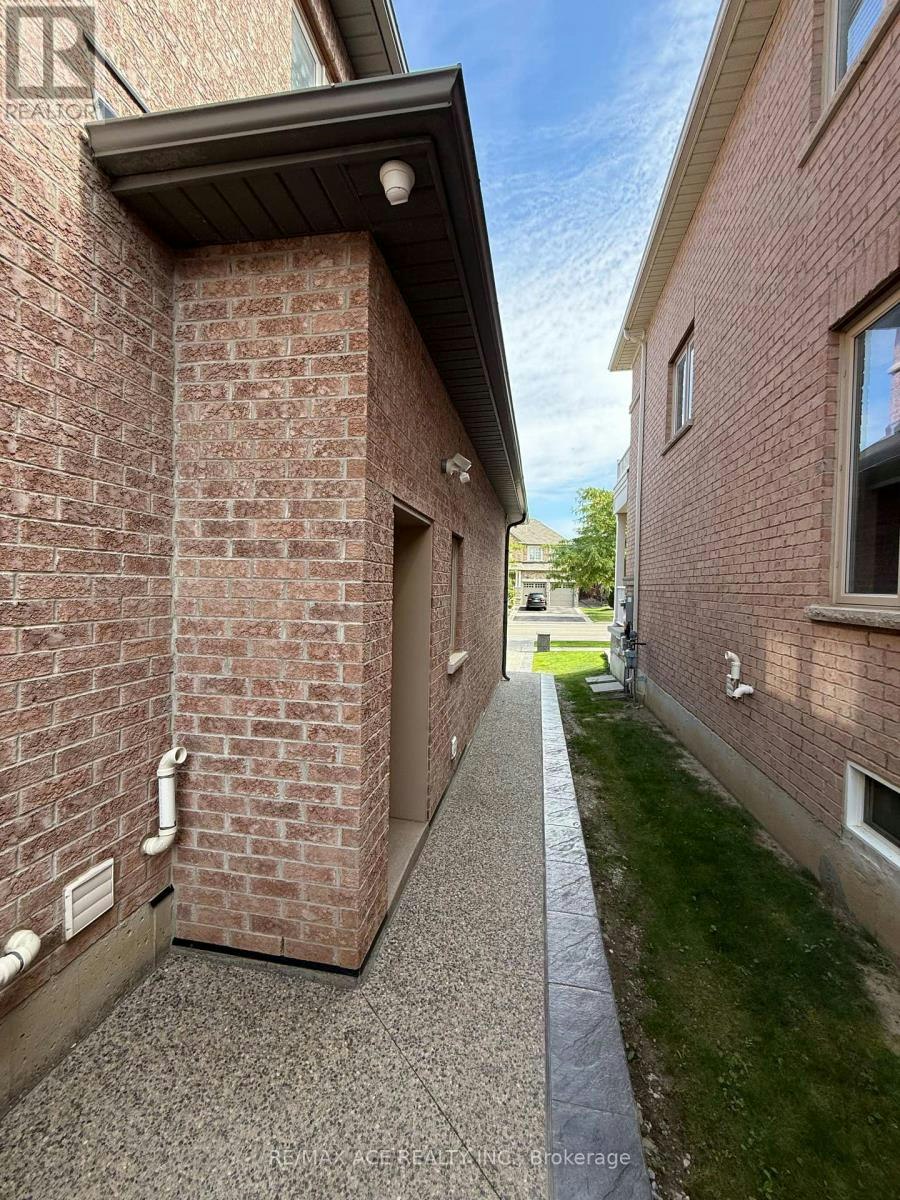 BSMT-668 Via Campanile Avenue, Vaughan, ON, L4H 0Y8 - 4