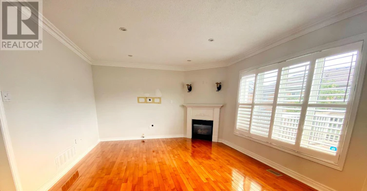 MAIN-114 Red River Crescent, Newmarket, ON, L3X 2R1 - 4