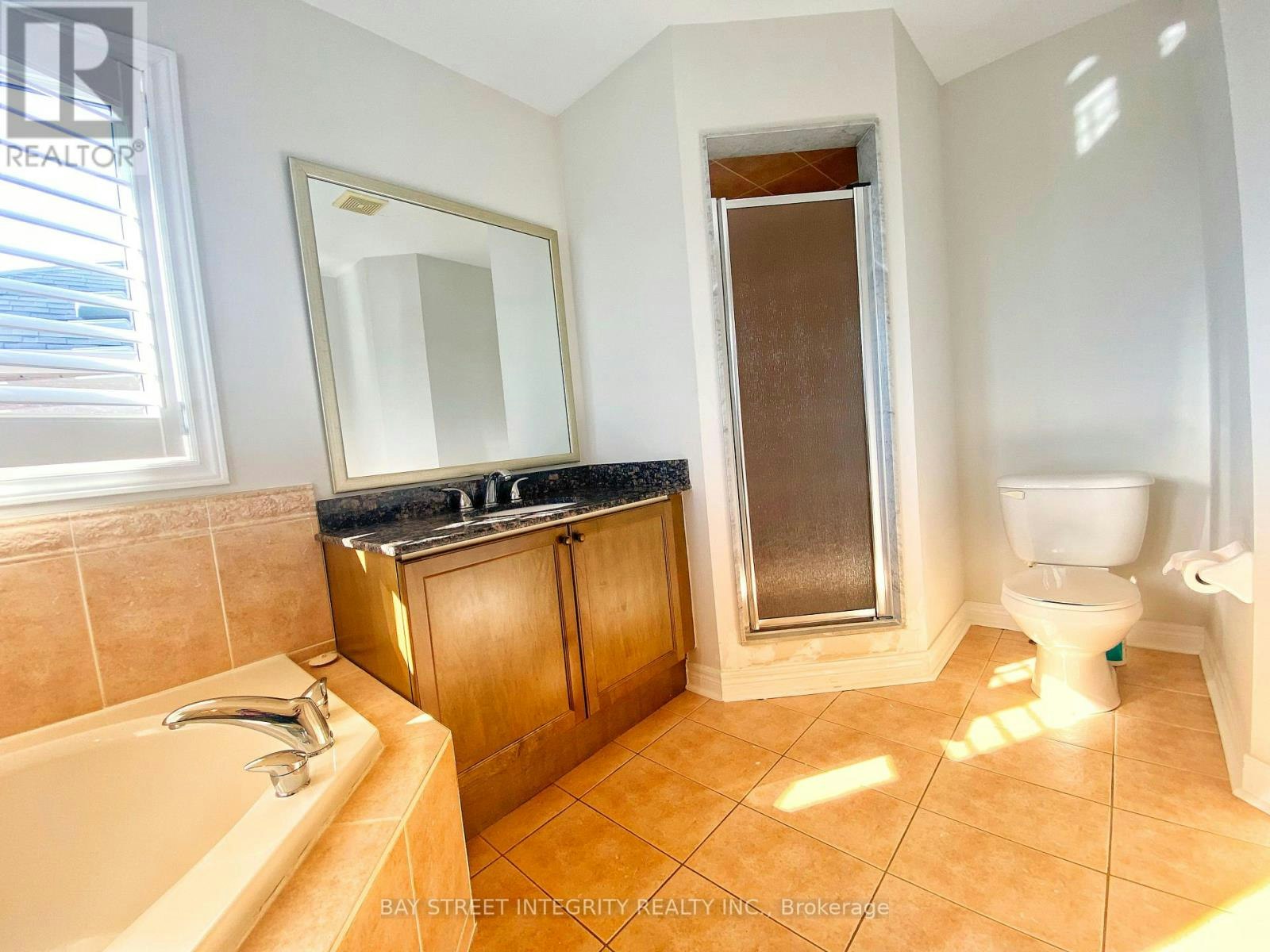 MAIN-114 Red River Crescent, Newmarket, ON, L3X 2R1 - 18