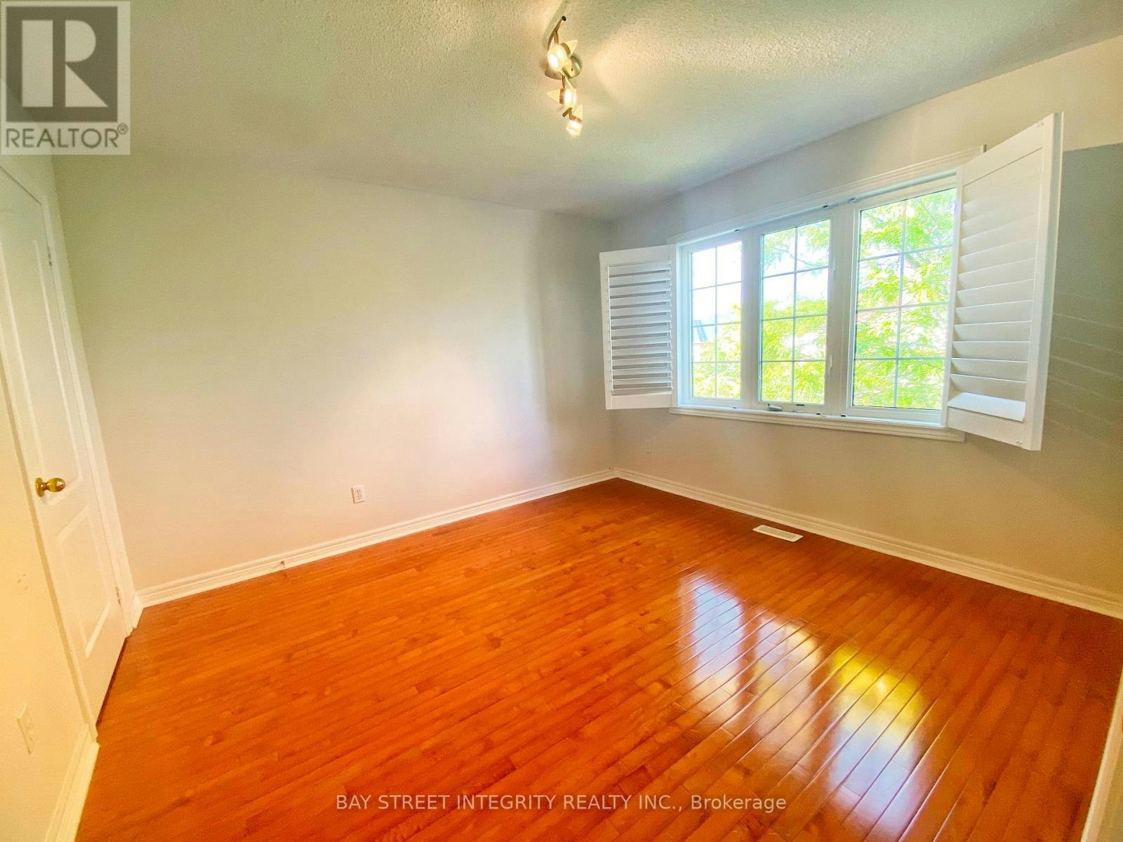 MAIN-114 Red River Crescent, Newmarket, ON, L3X 2R1 - 15