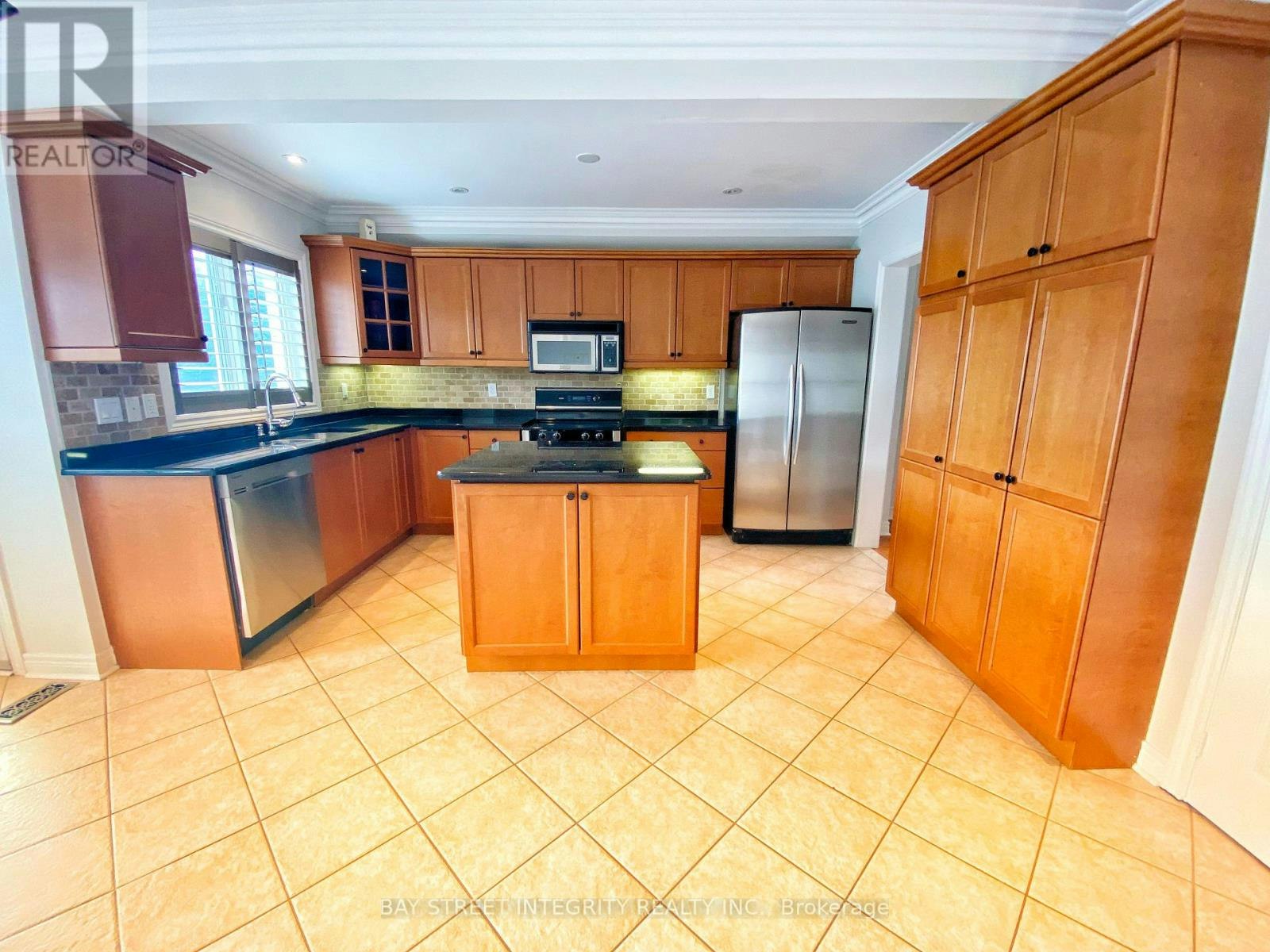 MAIN-114 Red River Crescent, Newmarket, ON, L3X 2R1 - 8