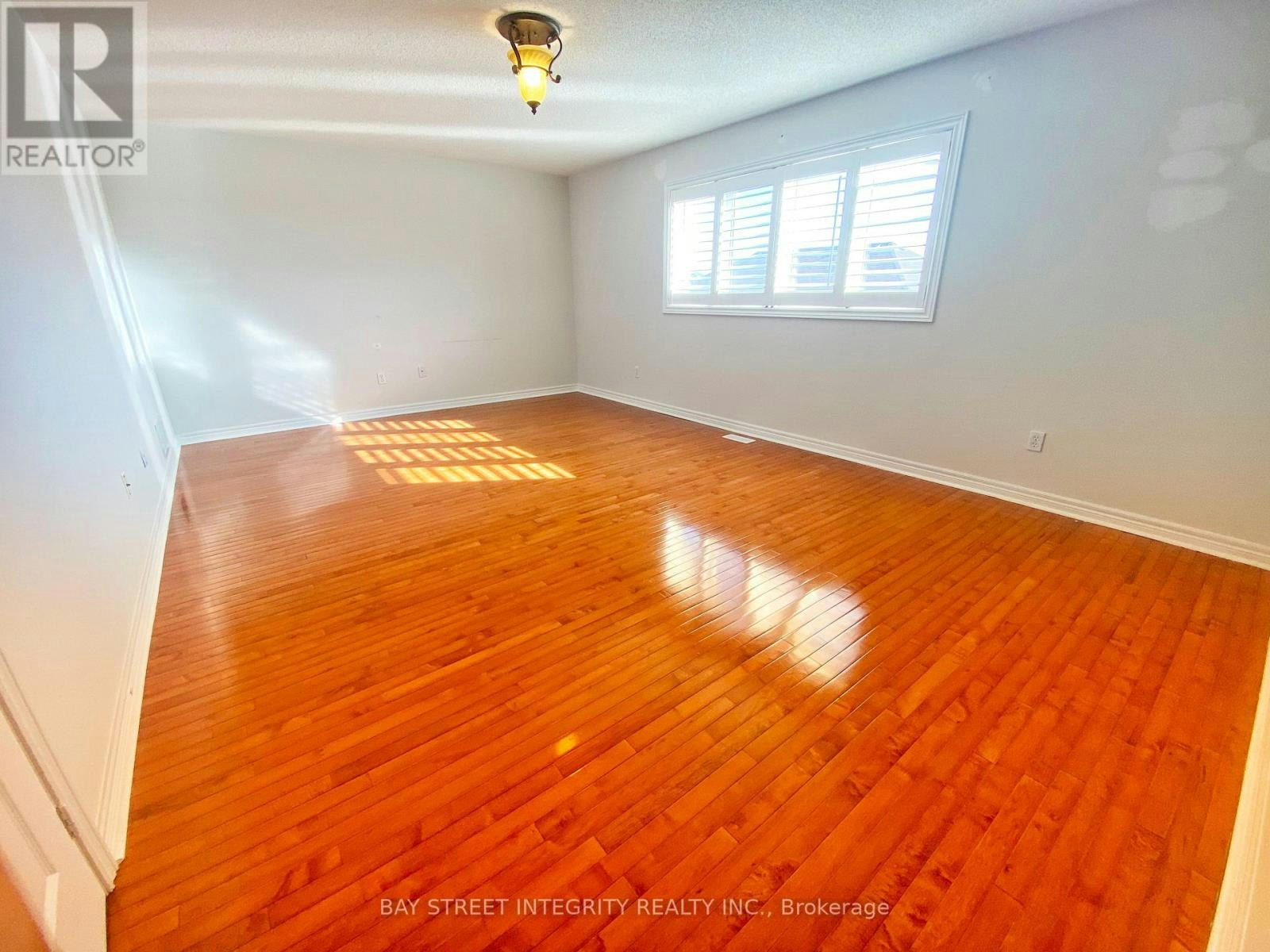 MAIN-114 Red River Crescent, Newmarket, ON, L3X 2R1 - 12