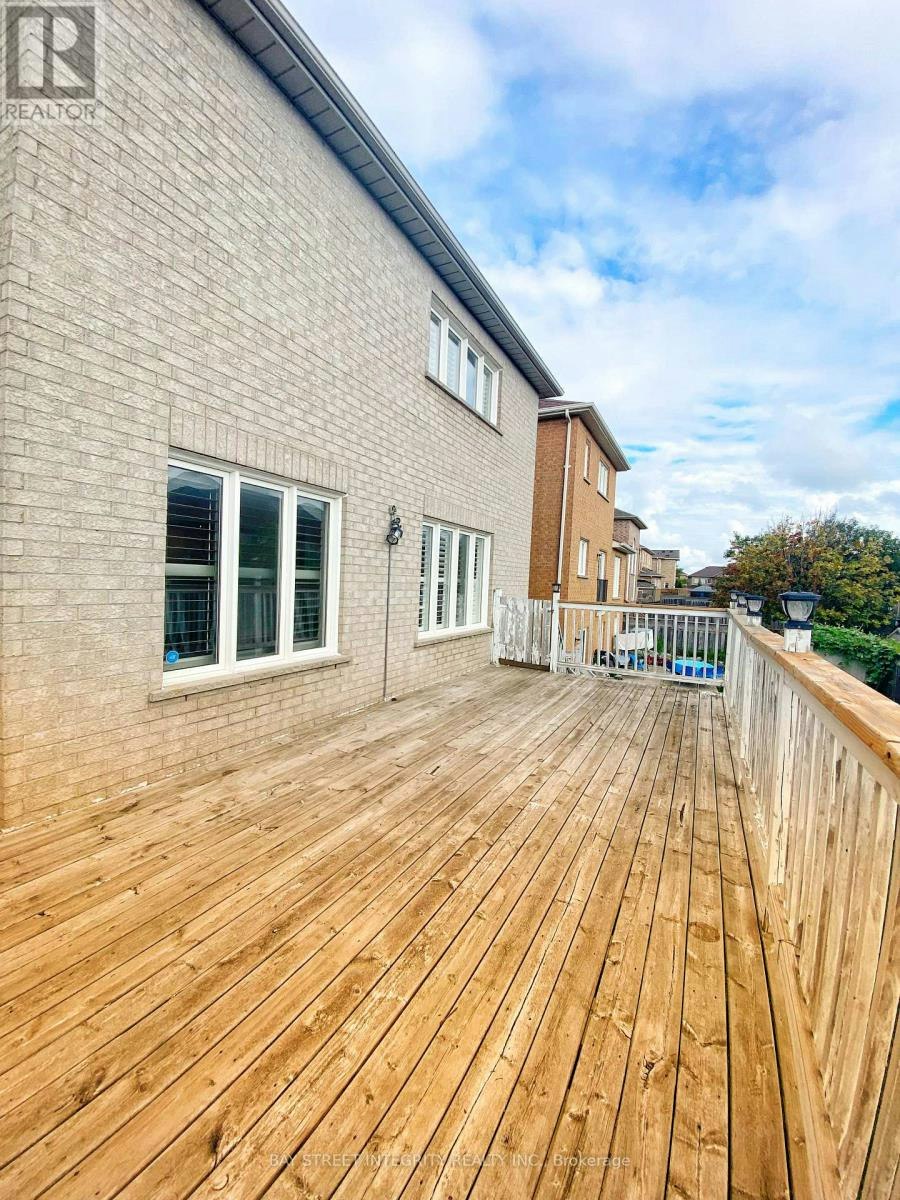 MAIN-114 Red River Crescent, Newmarket, ON, L3X 2R1 - 23