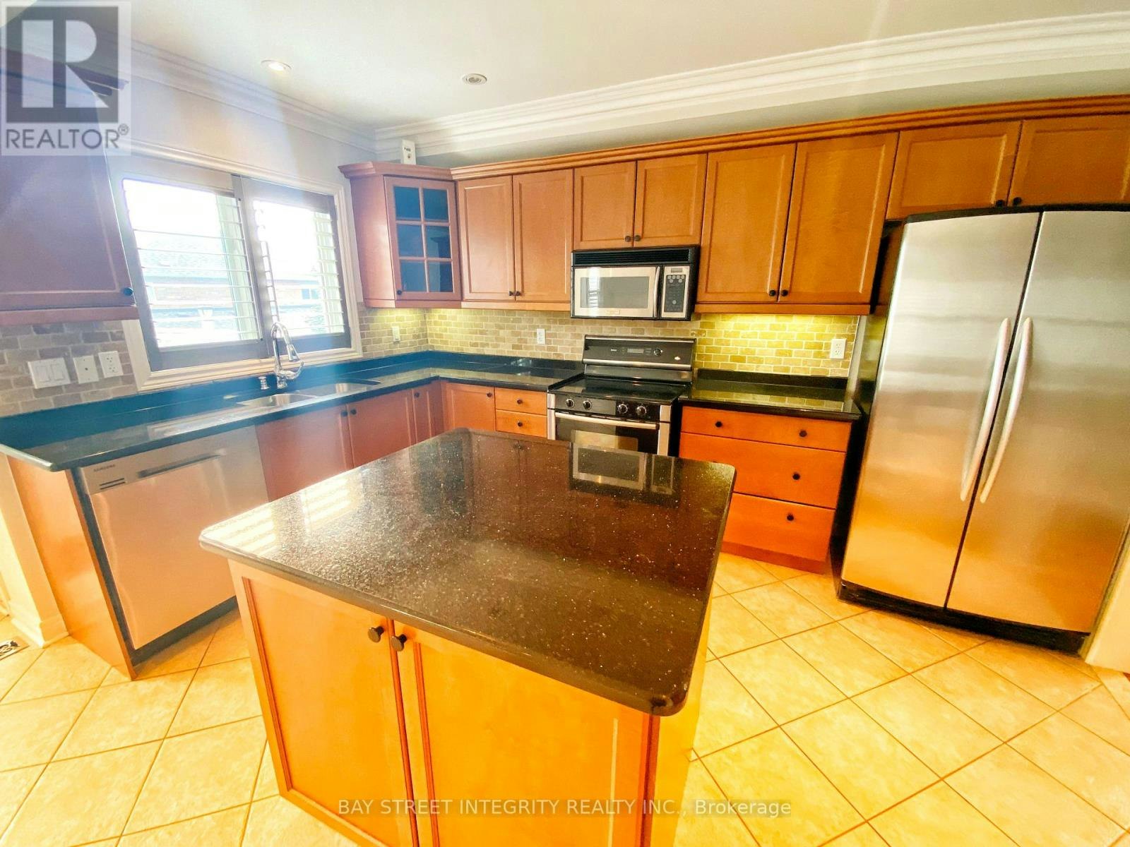 MAIN-114 Red River Crescent, Newmarket, ON, L3X 2R1 - 9