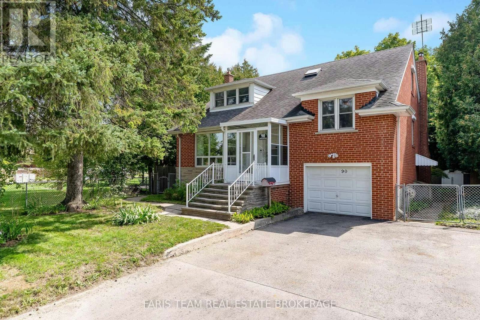 90 Bedford Park Avenue, Richmond Hill, ON, L4C 2N8