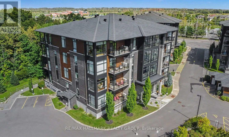 202-110 Cortile Private