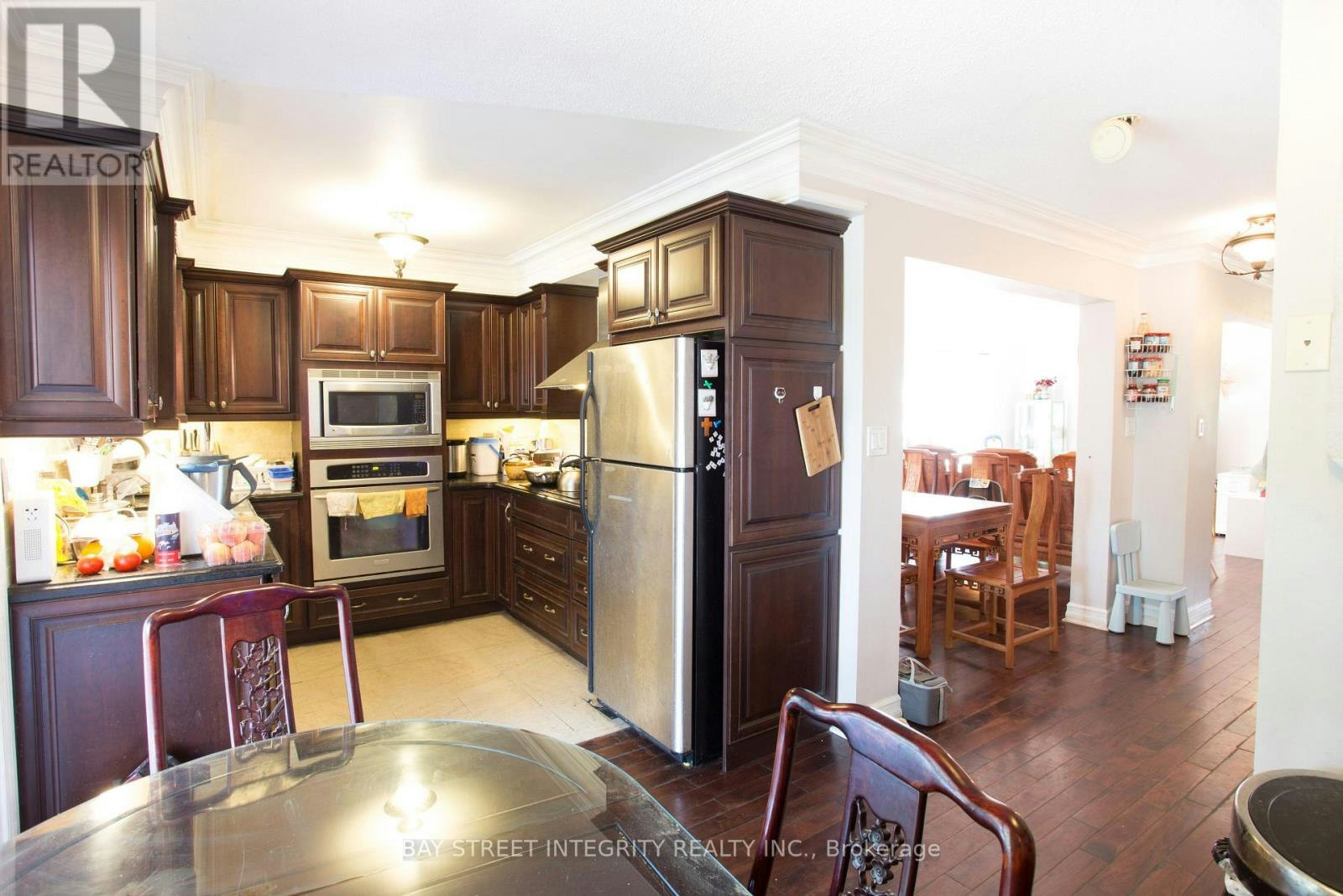 860 Messenger Meadow Drive, Mississauga, ON, L5C 3T2 - 4