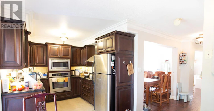 860 Messenger Meadow Drive, Mississauga, ON, L5C 3T2 - 4