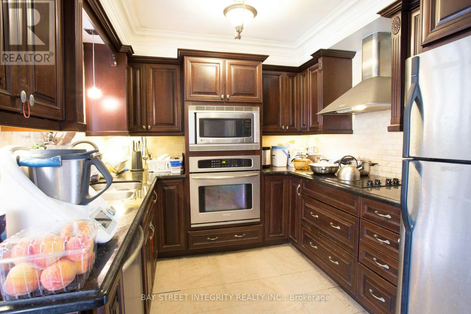 860 Messenger Meadow Drive, Mississauga, ON, L5C 3T2 - 5