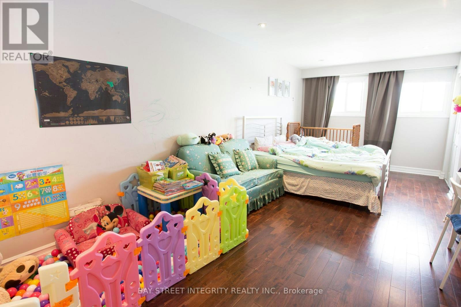 860 Messenger Meadow Drive, Mississauga, ON, L5C 3T2 - 7