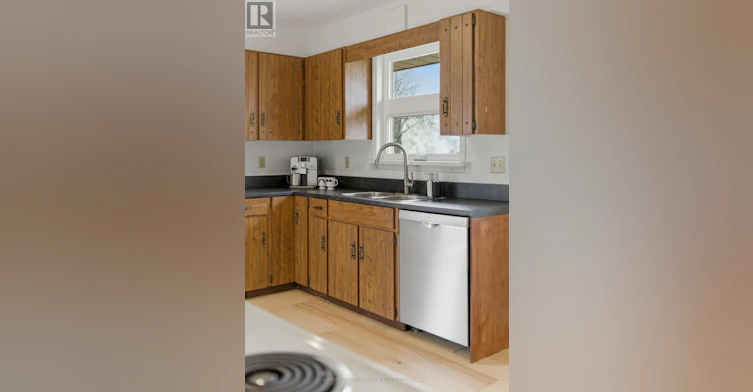425 Bloomfield Main Street, Prince Edward County, ON, K0K 1G0 - 10