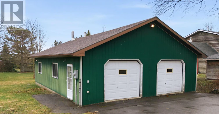 425 Bloomfield Main Street, Prince Edward County, ON, K0K 1G0 - 3