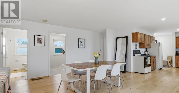 425 Bloomfield Main Street, Prince Edward County, ON, K0K 1G0 - 8