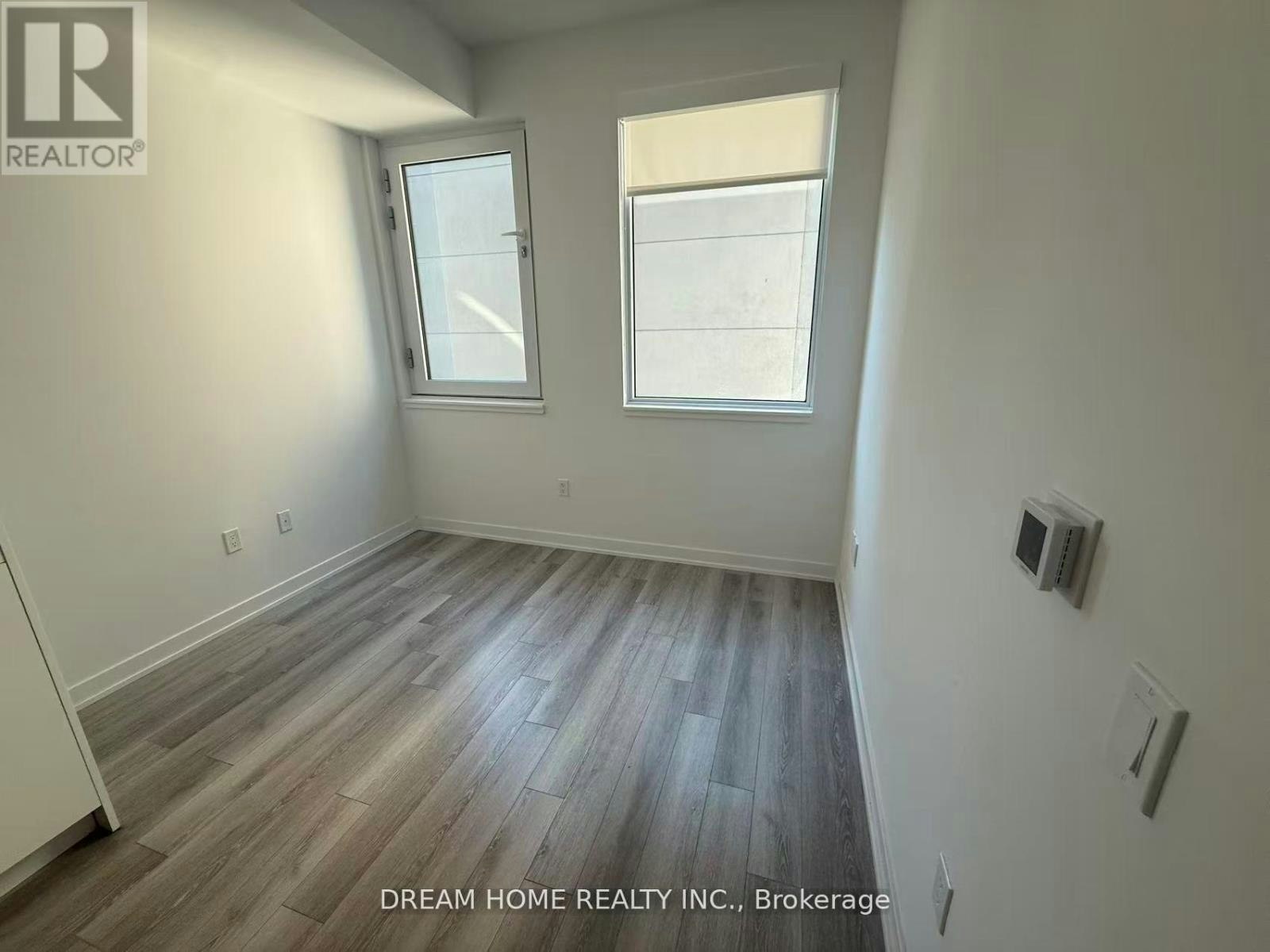 702-238 Simcoe Street, Toronto, ON, M5T 0E2 - 2