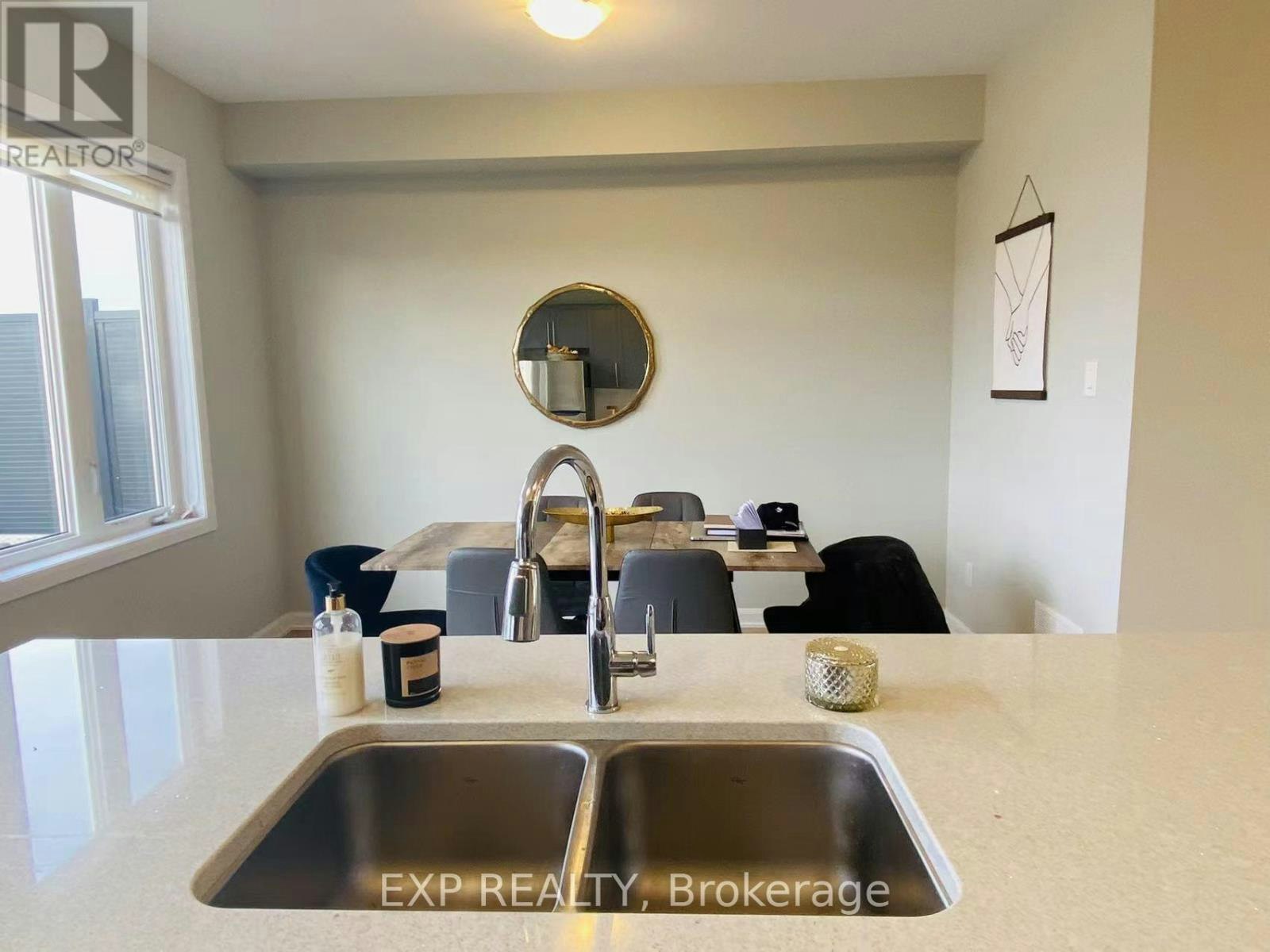 1075 Speedvale Court, Ottawa, ON, K2T 0P6 - 12