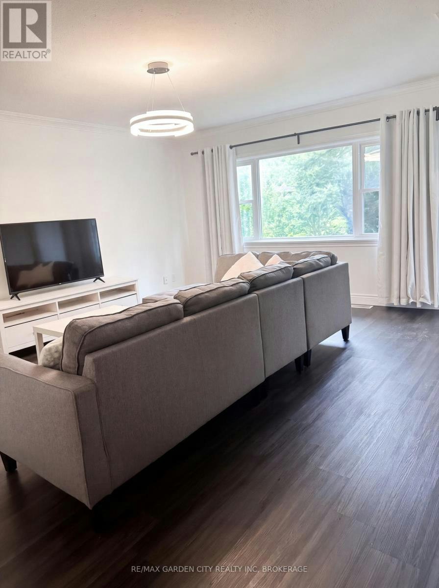 11 Macbeth Boulevard, St. Catharines, ON, L2T 2M1 - 3