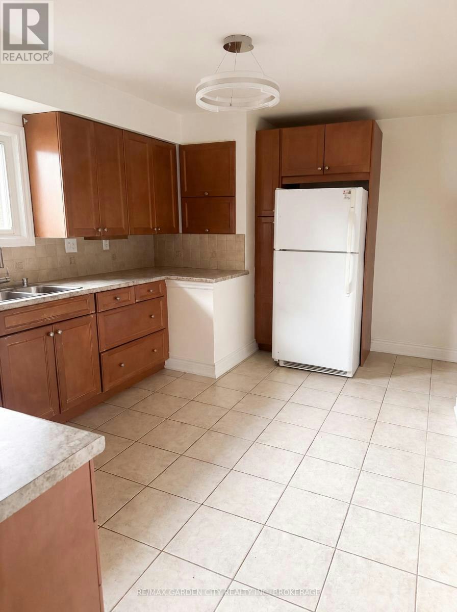 11 Macbeth Boulevard, St. Catharines, ON, L2T 2M1 - 5
