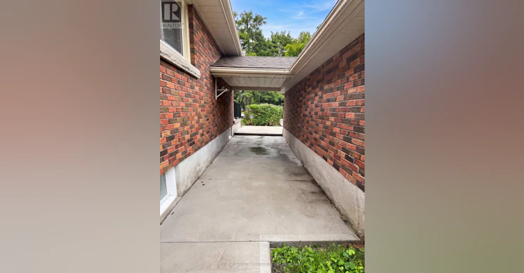 11 Macbeth Boulevard, St. Catharines, ON, L2T 2M1 - 12