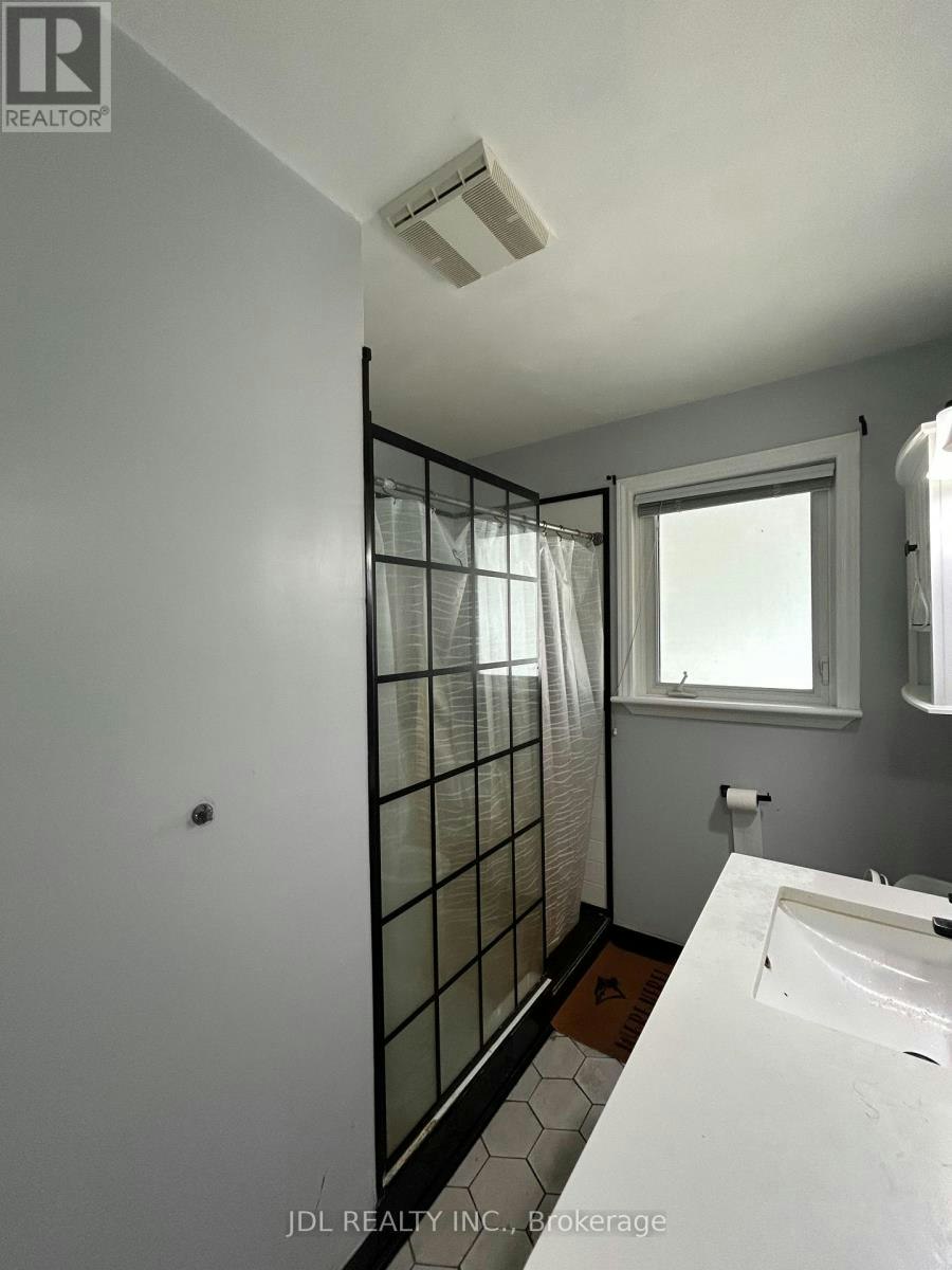 FLOOR-ONE 110 Bedroom Main Robinson St Street, Markham, ON, L3P 1P1 - 6