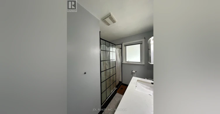 FLOOR-ONE 110 Bedroom Main Robinson St Street, Markham, ON, L3P 1P1 - 6