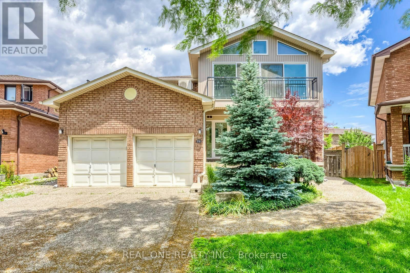 71 Stock Avenue, Toronto, ON, M8Z 5C5