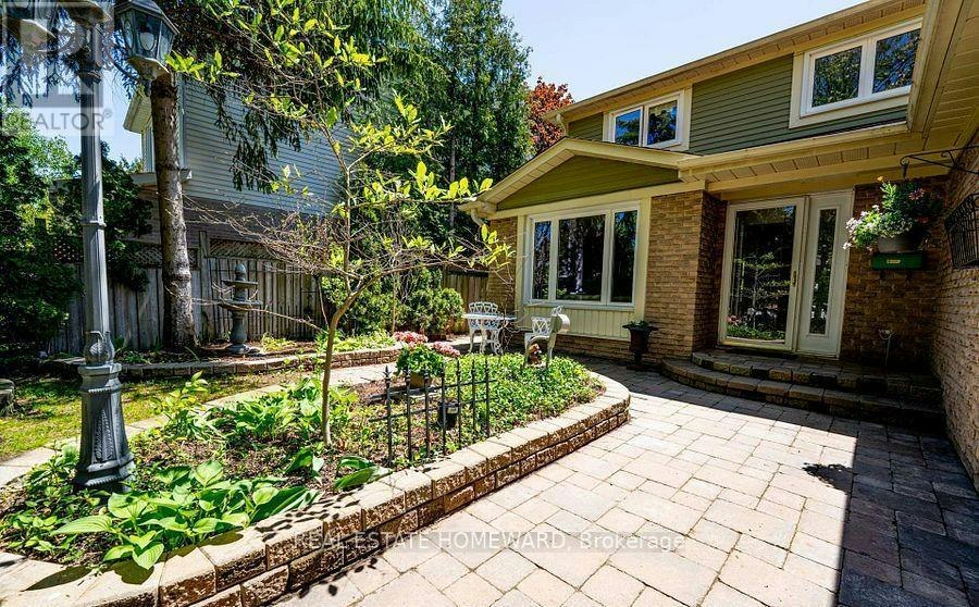 27 Drumern Crescent, Richmond Hill, ON, L4C 5H9 - 3