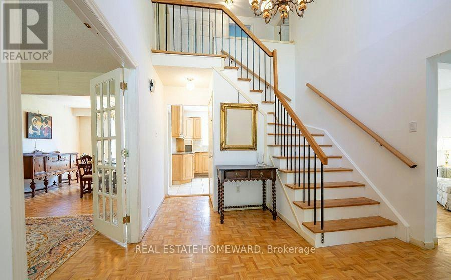27 Drumern Crescent, Richmond Hill, ON, L4C 5H9 - 4