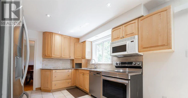 27 Drumern Crescent, Richmond Hill, ON, L4C 5H9 - 9