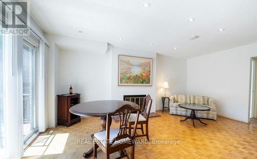 27 Drumern Crescent, Richmond Hill, ON, L4C 5H9 - 13