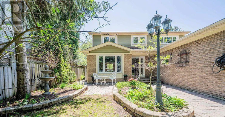 27 Drumern Crescent, Richmond Hill, ON, L4C 5H9