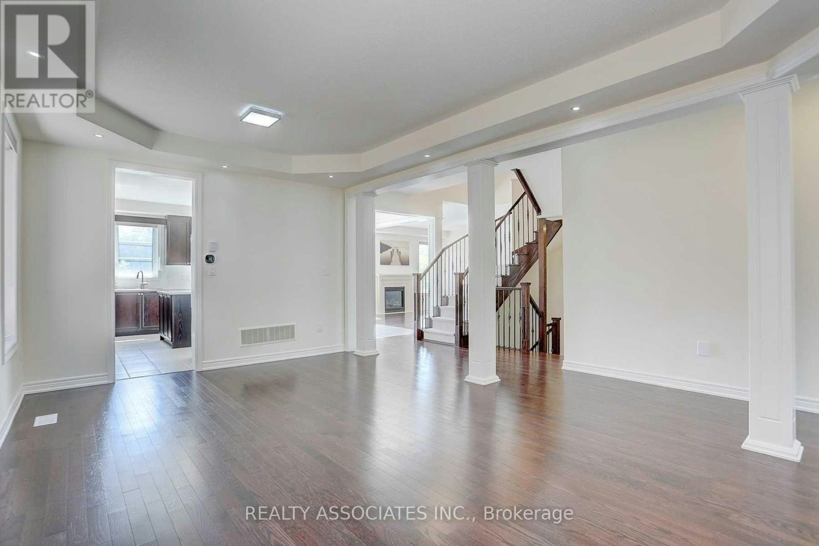 153 Roy Harper Avenue, Aurora, ON, L4G 0V6 - 7
