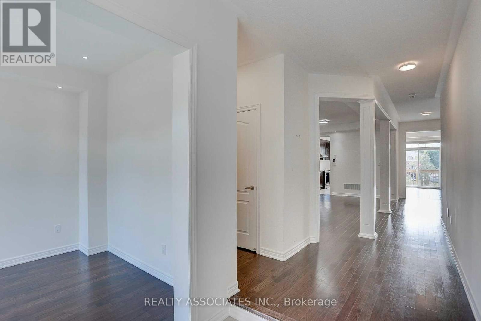 153 Roy Harper Avenue, Aurora, ON, L4G 0V6 - 4