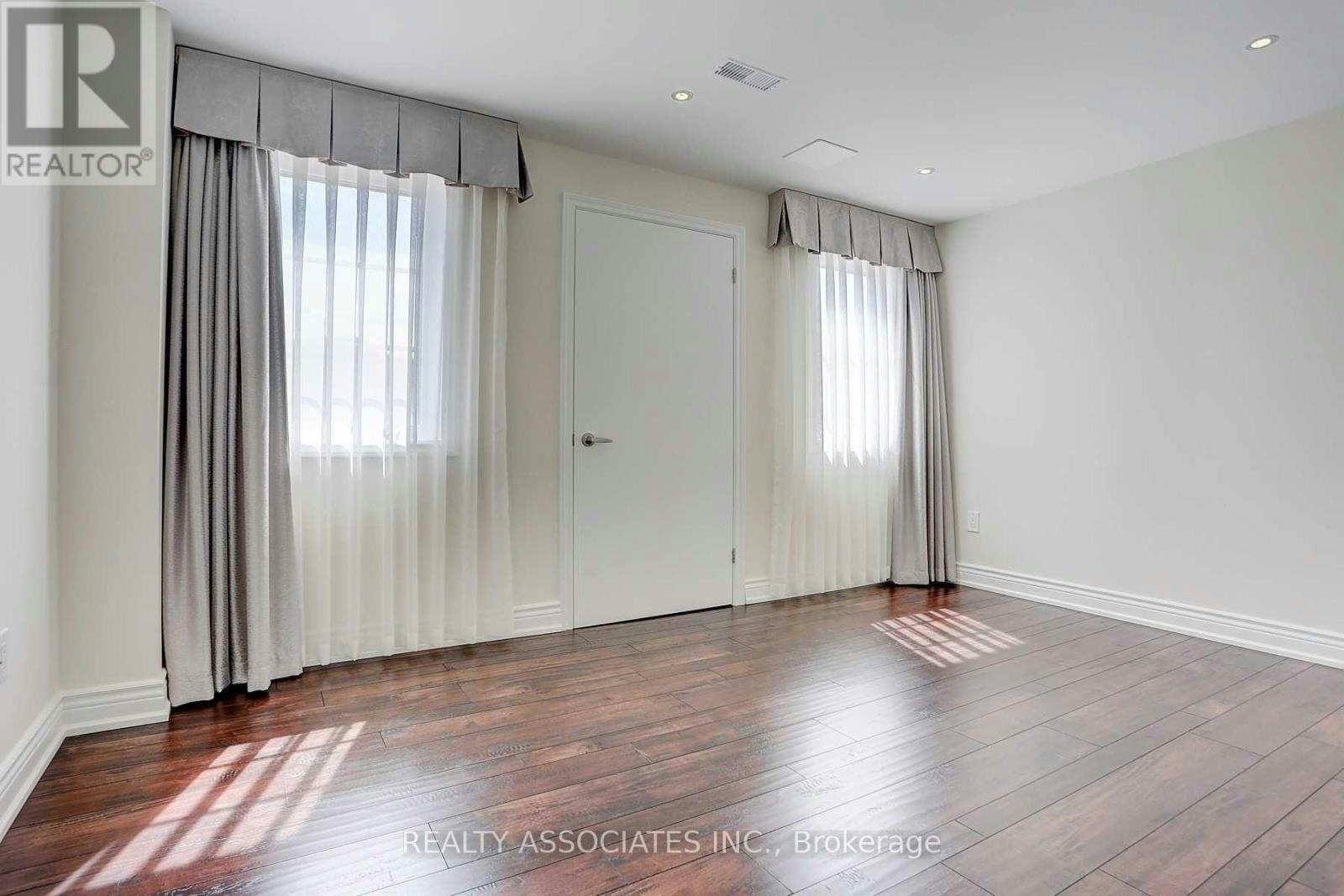 153 Roy Harper Avenue, Aurora, ON, L4G 0V6 - 32
