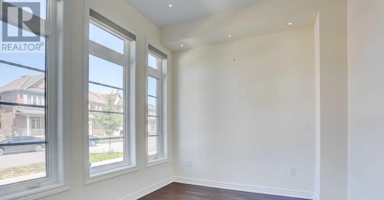153 Roy Harper Avenue, Aurora, ON, L4G 0V6 - 3