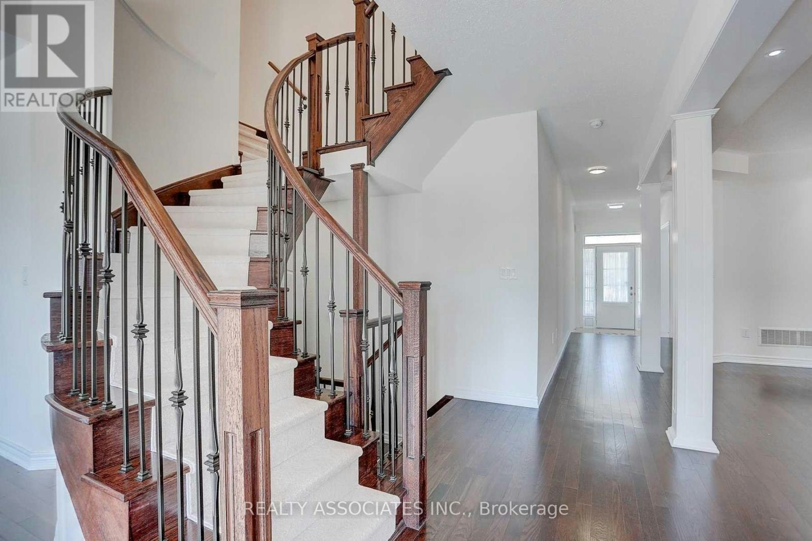 153 Roy Harper Avenue, Aurora, ON, L4G 0V6 - 16
