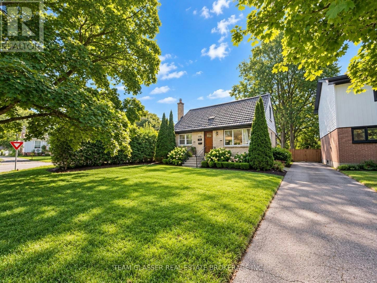 UPPER-723 Strathmeyer Street, London, ON, N5Y 3Z5 - 2