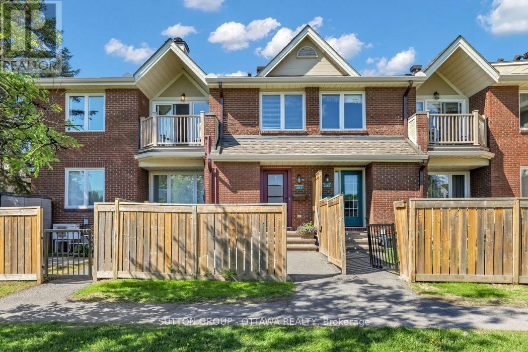 201-1835 Marsala Crescent, Ottawa, ON, K4A 2E5 - 2