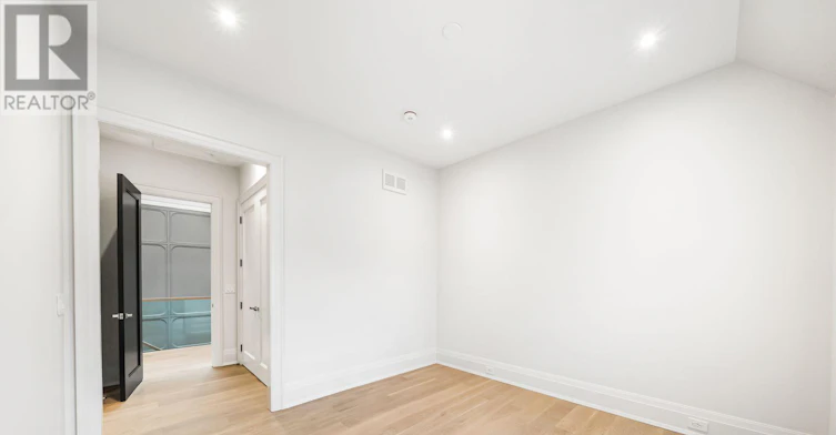 31 Palomino Crescent, Toronto, ON, M2K 1W2 - 32