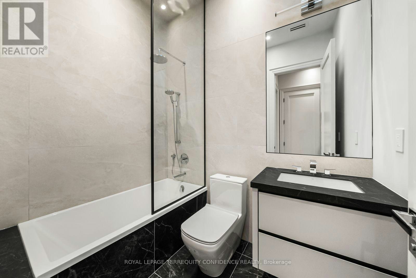 31 Palomino Crescent, Toronto, ON, M2K 1W2 - 33